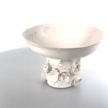 Загрузить изображение в средство просмотра галереи, Bowl on the leg "Orinta"- with roses white ceramic hand-made Art by Asia Terek