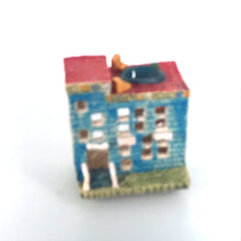 Загрузить изображение в средство просмотра галереи, House" For aromas" ceramic hand-made by Asia Terek