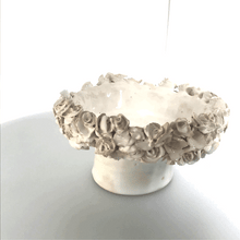 Загрузить изображение в средство просмотра галереи, Bowl on the leg "Laura" - with roses ceramic hand-made Art by Asia Terek
